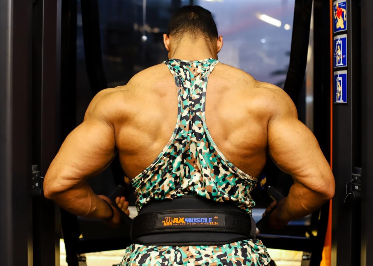 weightlifting belt - حزام رفع الأثقال